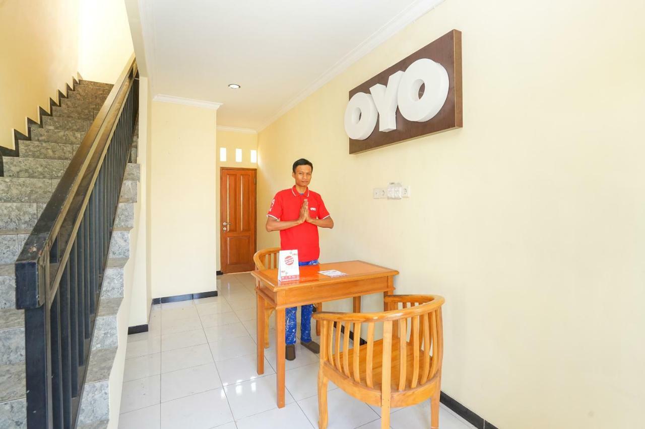 Oyo 522 Majapahit Homestay Syariah 2 Бануванги Екстериор снимка